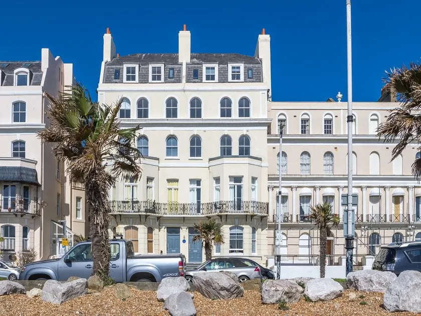 Apartment in Folkestone near Sandgate Beach - Image 1