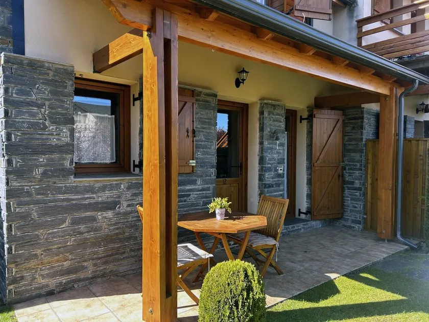 Townhouse 2 rooms, Great Garden, Fireplace, Views & Wi-Fi - Image 1