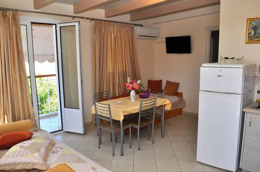 Tzivras Standard Apartment - Image 1
