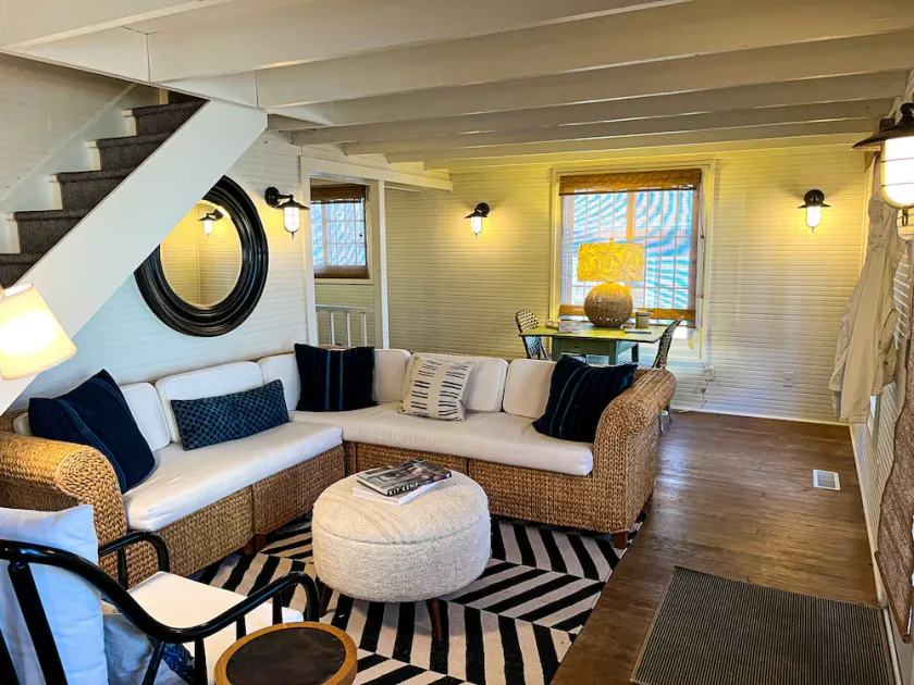 Modernized, 100+ year-old Clear Lake Cottage just steps from the lake & PM Park. - Image 1