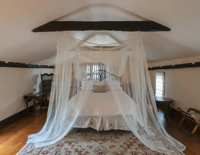 Luxury in a Historic Landmark-great restaurants within walking distance! - Image 1
