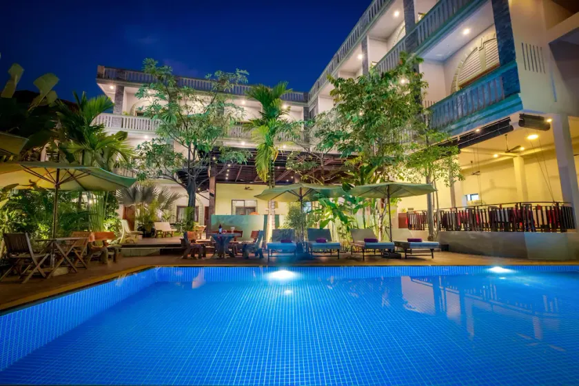 Private room with consist of 10 bedrooms for maximum 20 persons - Image 1