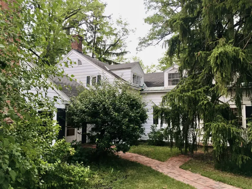Historic Home on Beautiful Lakefront - Image 1