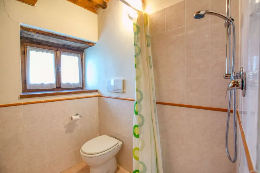 Apartment With Swimming Pool - Image 1