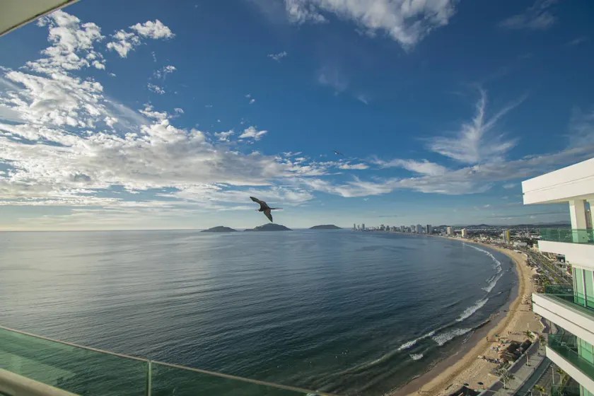 Beautiful Malecon and Beyond 1502 Torre eMe - Image 1