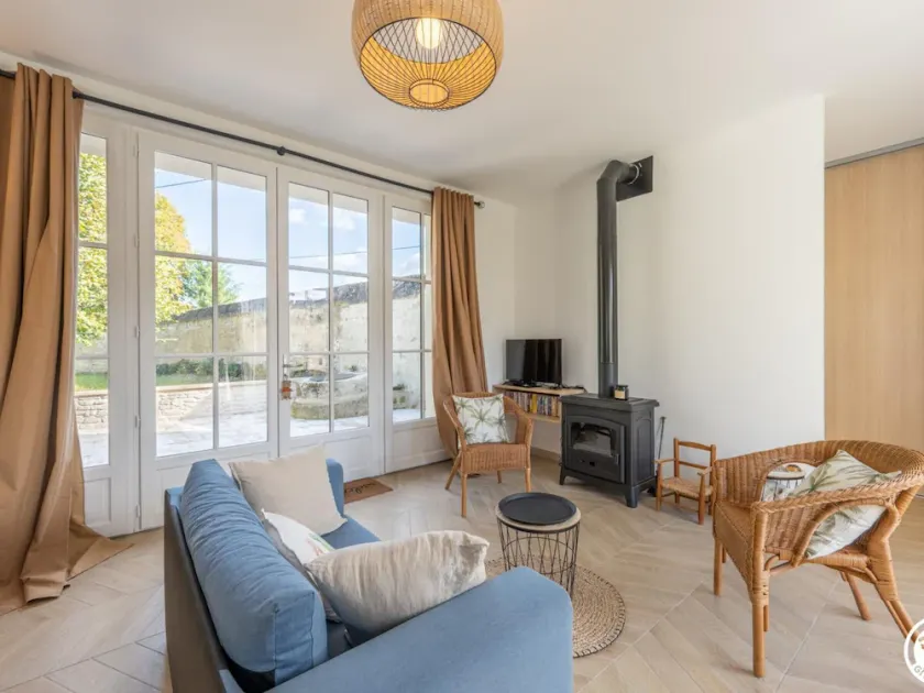 House with garden, fireplace, wifi and pets welcome - Image 1