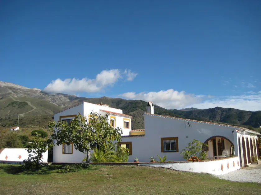 Große andalusische Villa mit Pool, atemberaubende Aussicht und Privatsphäre - Image 1