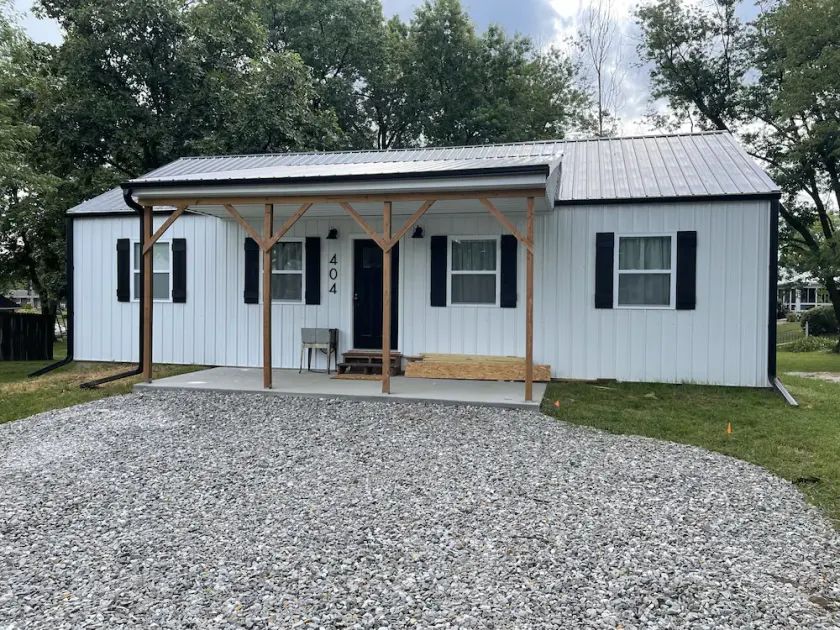 Edina Missouri New Cabin in Rural Area - Image 1
