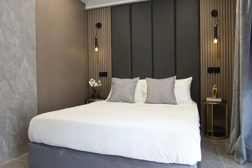 New Deluxe En Suite Room /WIFI @ City/Somerset Area - Image 1