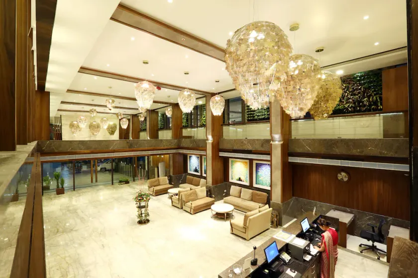 Hotel Ivy - Image 1