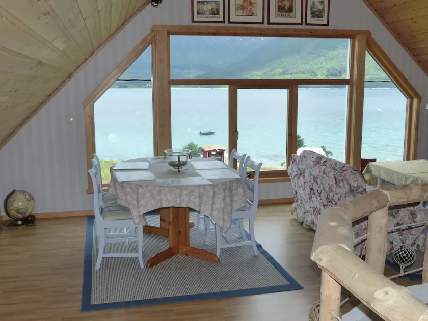 Top moderne feriehus med alle bekvemmeligheder i idylliske omgivelser ved havet - Image 1