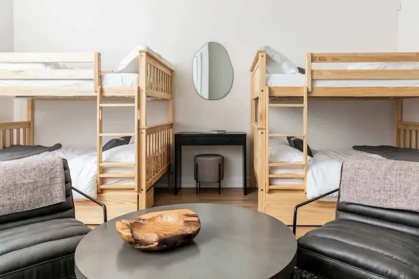 Luxury SOHO Styled Two-Level Townhouse - Old Town - Image 1