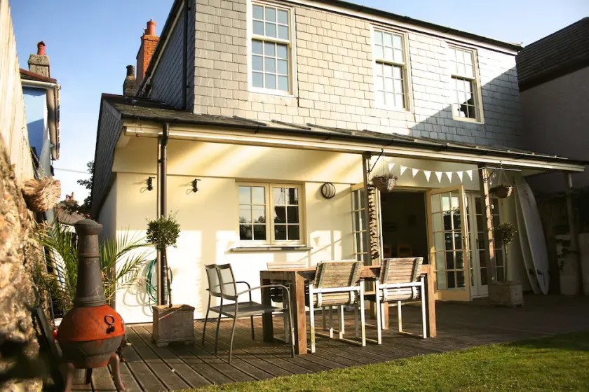 Stunning detached house in heart of Falmouth. Walk to beach. Dog-friendly - Image 1