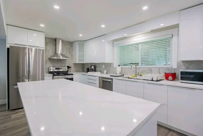 Modern 2BD Ground Level Suite in the Heart of Surrey!!! - Image 1