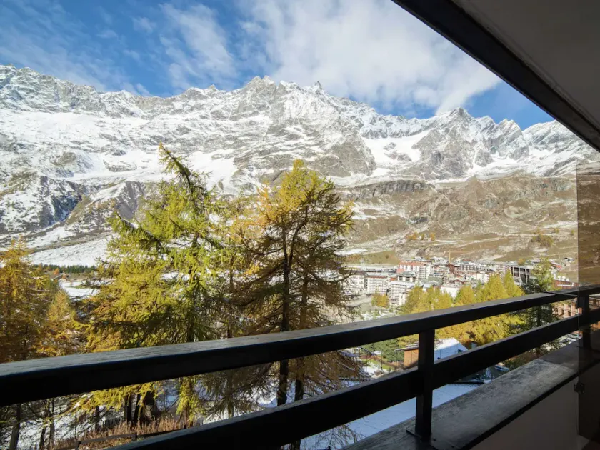 Contemporary Apartment in Breuil-Cervinia near Ski Area - Image 1