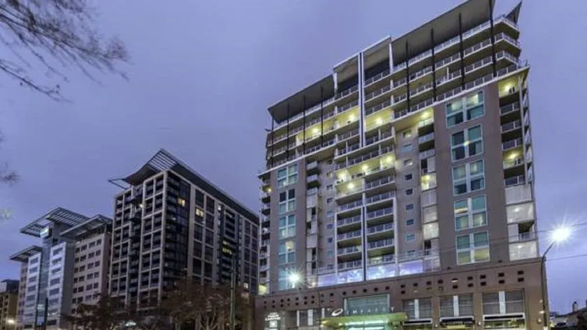 Adelaide North tce penthouse - Image 1