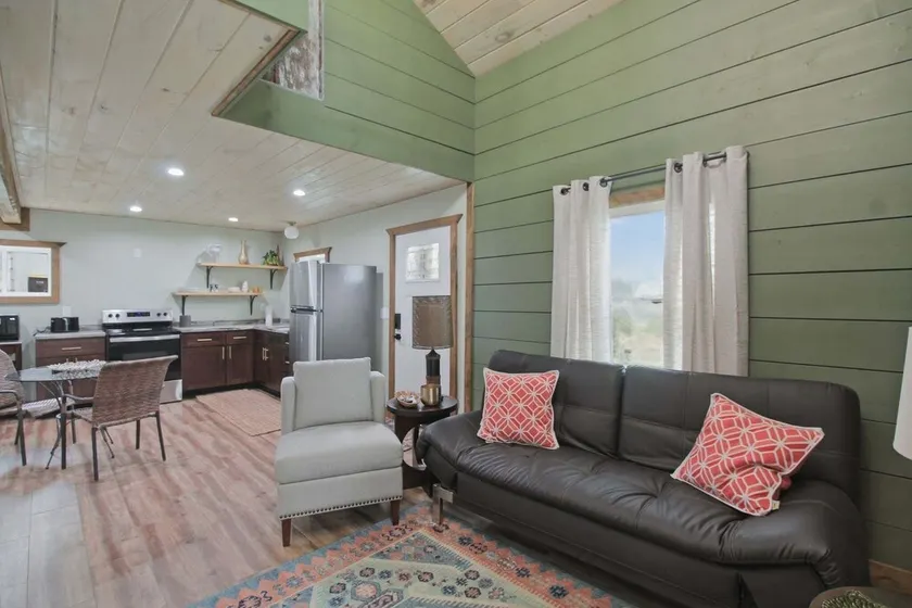 Modern Arts District Loft With Boat Parking 1 Bedroom Cottage - Image 1