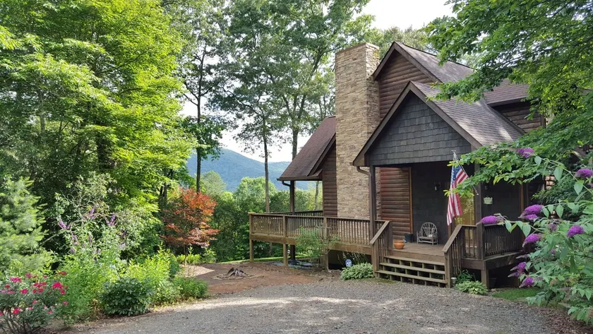 Le laurier de montagne | Toute l'année vue sur la montagne | Bain à remous | Fire Pit | Jardins - Image 1