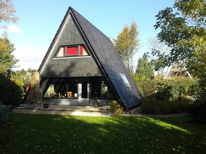 Here you will find harmony for the soul and body, garden & house are inviting - Image 1