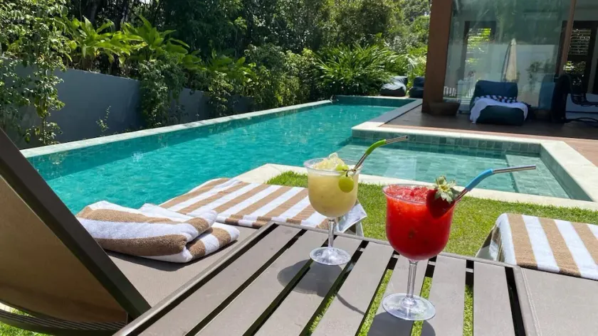 House with beautiful pool and private cook! - Image 1