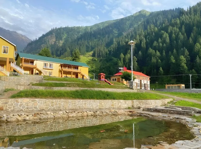 Village Inn Naran - Image 1