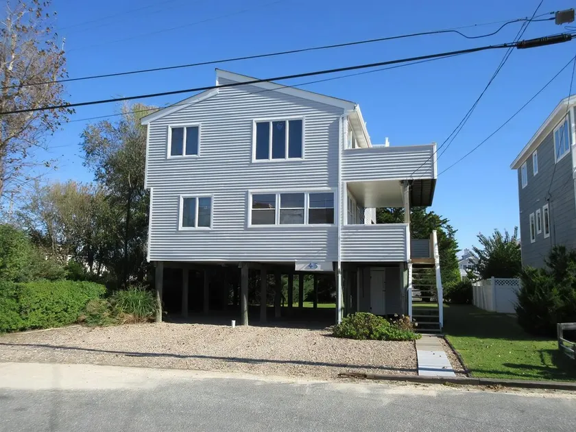 Very spacious single family home on the beach block in Surf City - Image 1