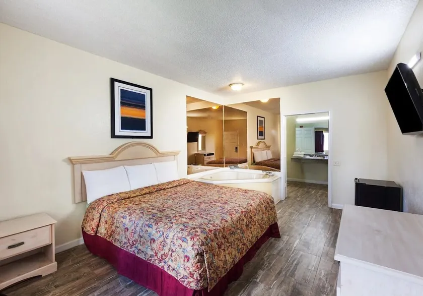 Garland Inn & Suites near Dallas TX - Image 1