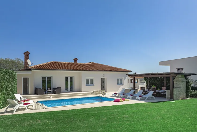 Belle villa **** avec piscine chauffée, cuisine d'été, WiFi, grill, fitness, à 1,5 km de la mer - Image 1