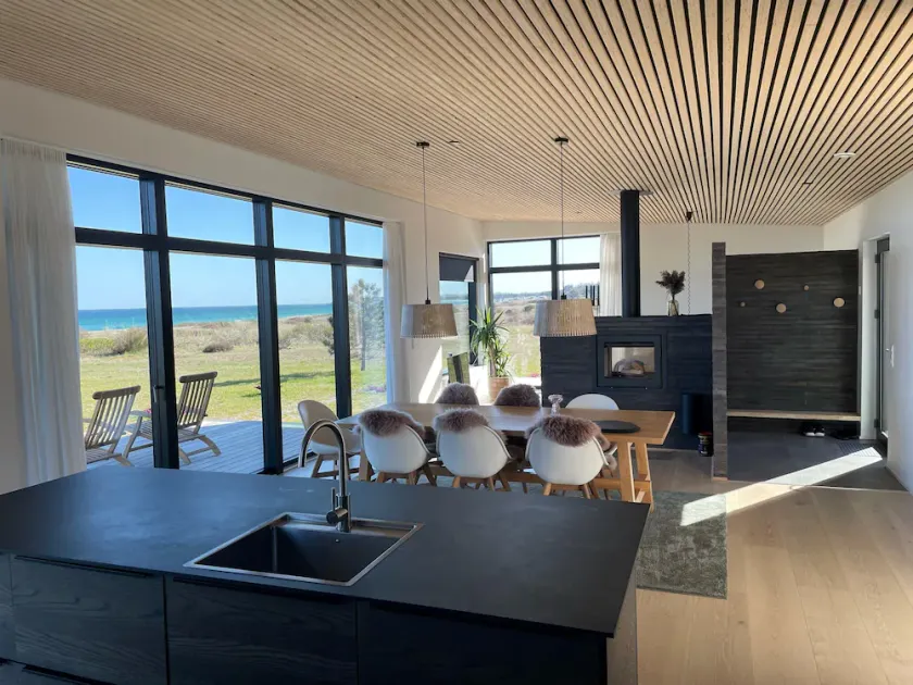 Cozy modern holiday home, by the sea and close to Ebeltoft city. - Image 1