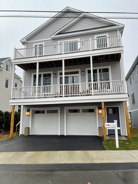 Brand new house with water views just steps from beach! - Image 1