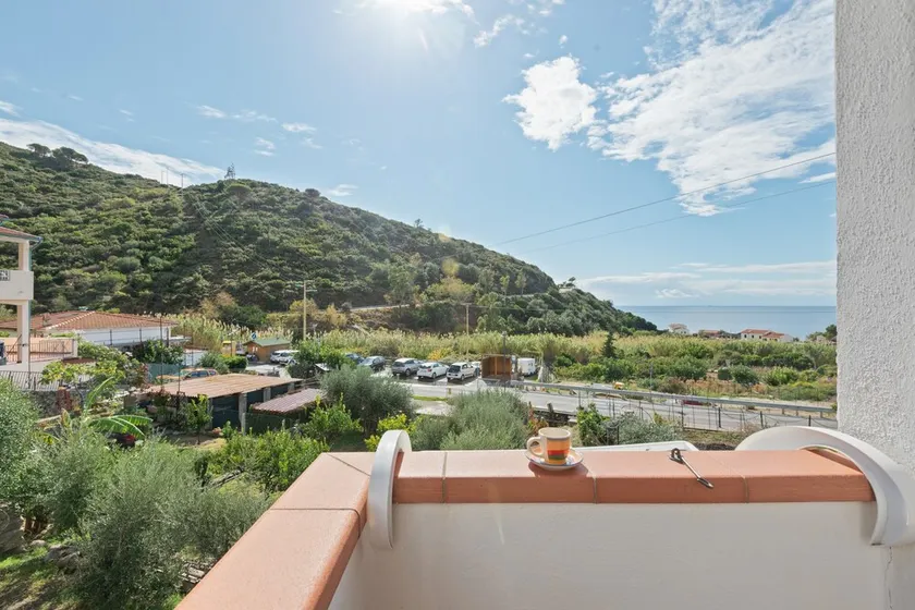 Appartement \"Ramerino\" nahe dem Strand mit Meer- und Bergblick - Image 1