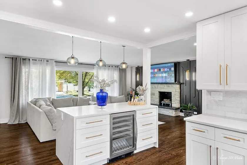 Casa 22 Luxury & Modern 3BD 2BA Home in Skokie - Image 1