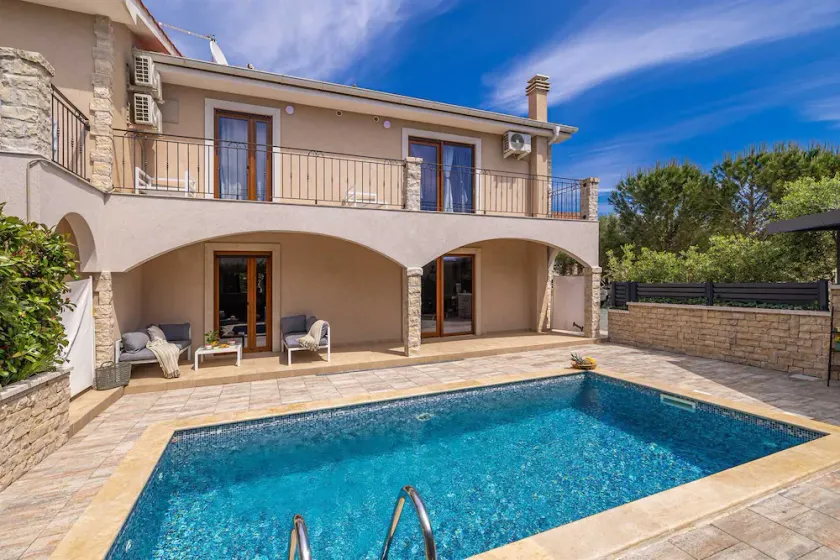 Feriehus  med privat pool i Linardici, Island Krk, Kroatien med plads til 10 personer - Image 1
