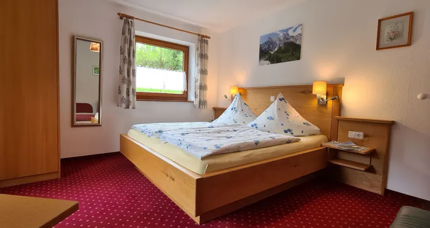 Ferienwohnung, 1-2 Personen, 33 qm, Dusche/WC, Balkon, TV, W-LAN, 1 Schlafzimmer, Frühstück möglich! - Image 1