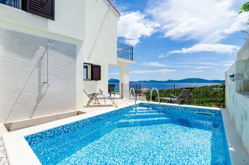 Beachfront Villa with Swimming Pool,Terrace and Sea view - Image 1