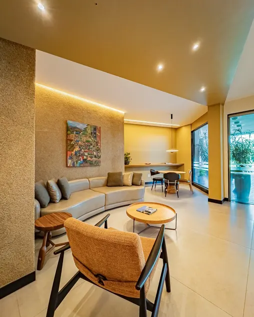 Bevile Hotel - Image 1