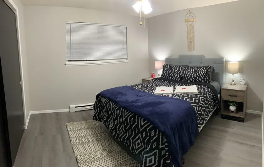 😍GREAT LOCATION 2BD/1BTH UNIT W/ PVT BACKYARD 😍 - Image 1