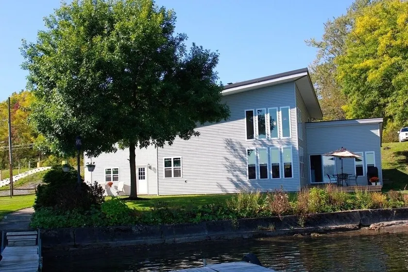 Fingerlakes Owasco Lake 4 soveværelser 125 fødder sø facade - Image 1