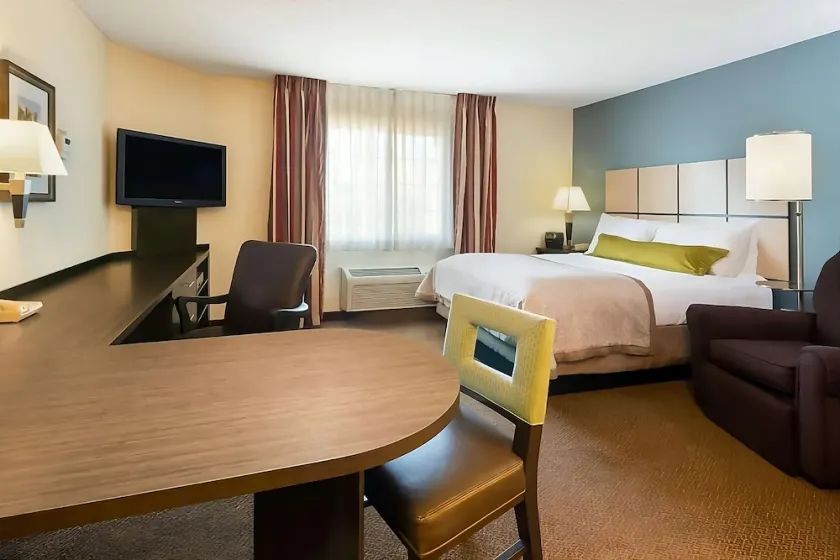 Your Home Away From Home! Family-Friendly unit awaits! Near Buffalo Ridge Park - Image 1