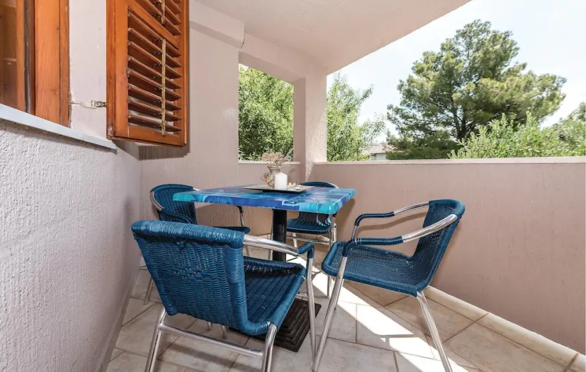Two-Bedroom Apartment In Grebastica - Image 1