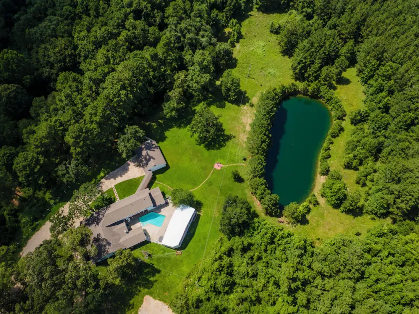 The Woodlands TX Retreat Sleeps 16 Pool • Jacuzzi • Lake - Image 1
