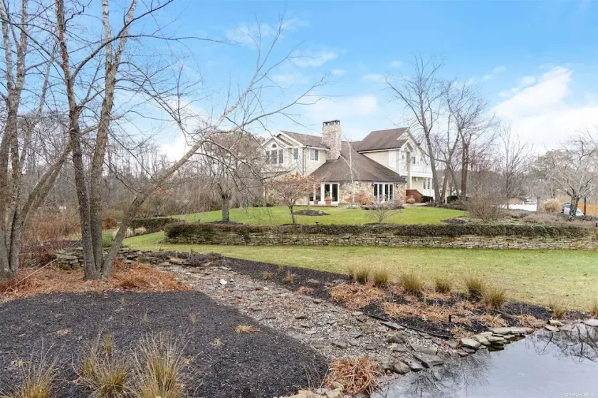Hampton Bays Private Waterfront Estate - Image 1