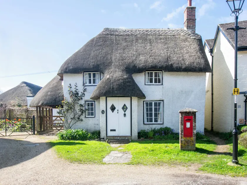 Gorgeous thatched cottage in Purbeck - ideal for family holidays - Image 1