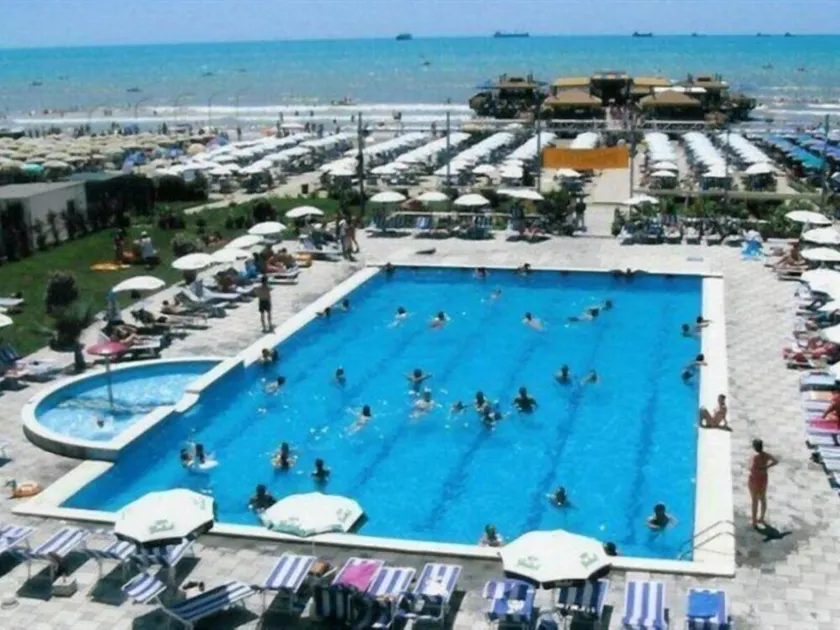 Hotel Leonardo - Image 1