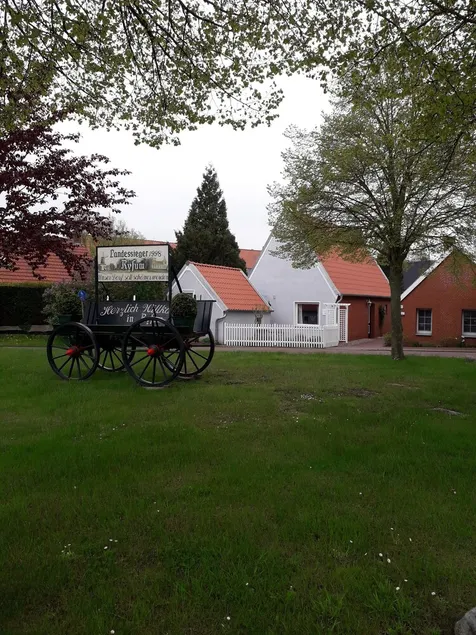 Holiday house in Warfendorf Rysum near Greetsiel North Sea - Image 1