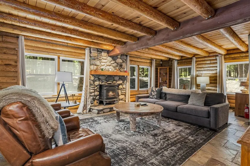 Tahoe Donner Charming Mountain Log Cabin - Image 1