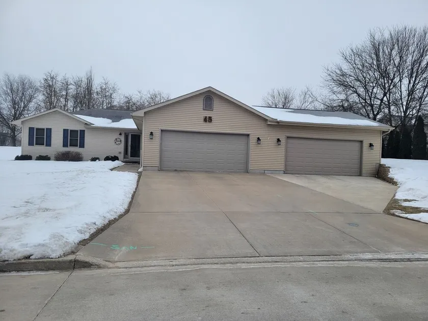 Beautiful house located 5 minutes drive to EAA AIRVENTUE - Image 1