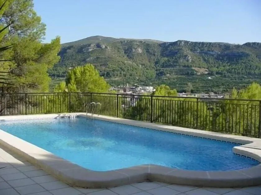 A country villa in the beautiful88 Albaida Valley. - Image 1