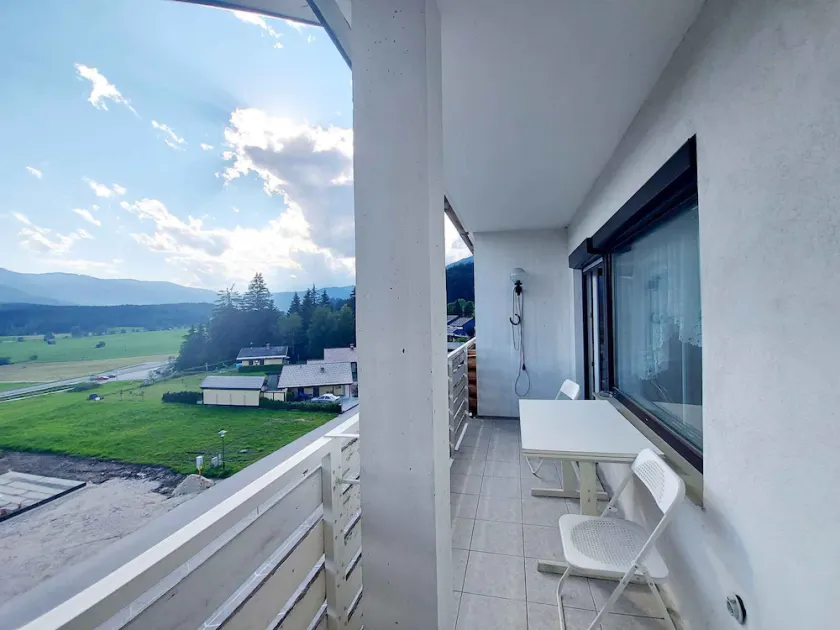 Mountain View Apartment - Image 1