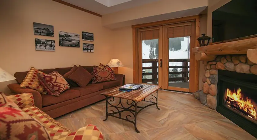 Tucker Mountain 1 Bedroom + Den Condo #519 by RedAwning - Image 1